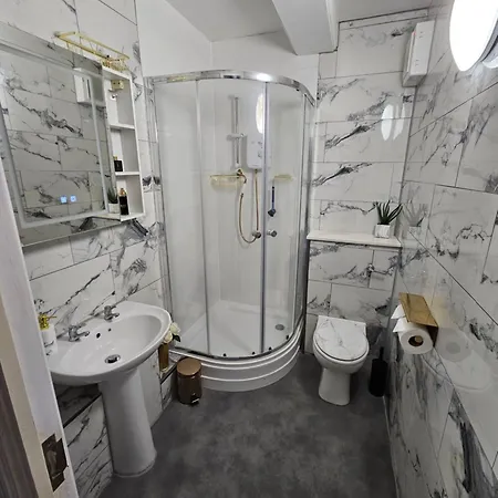 Centre Location On Corn Street