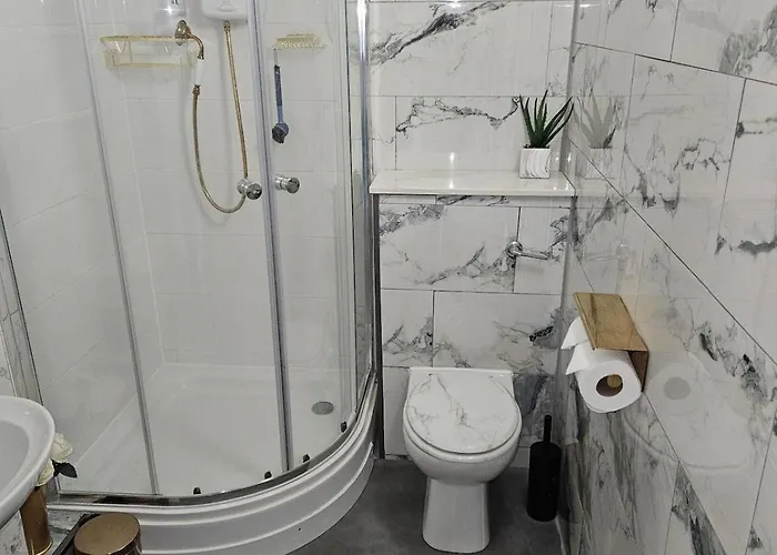 Апартаменти Centre Location On Corn Street