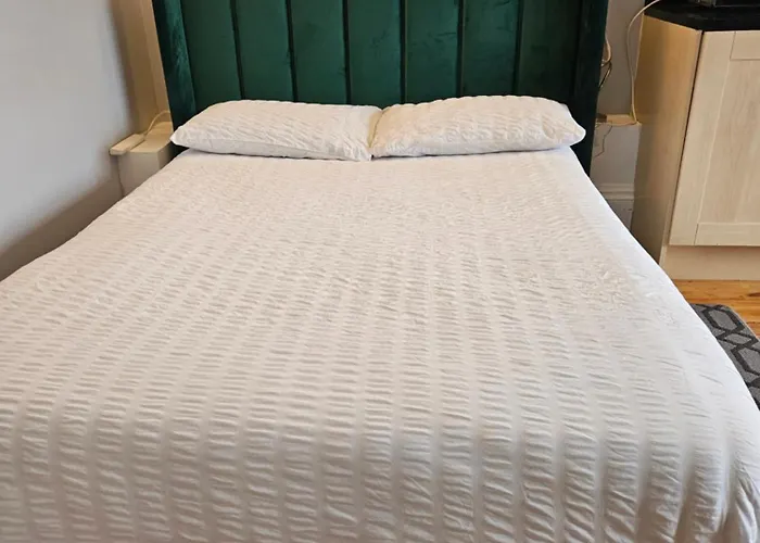 Centre Location On Corn Street